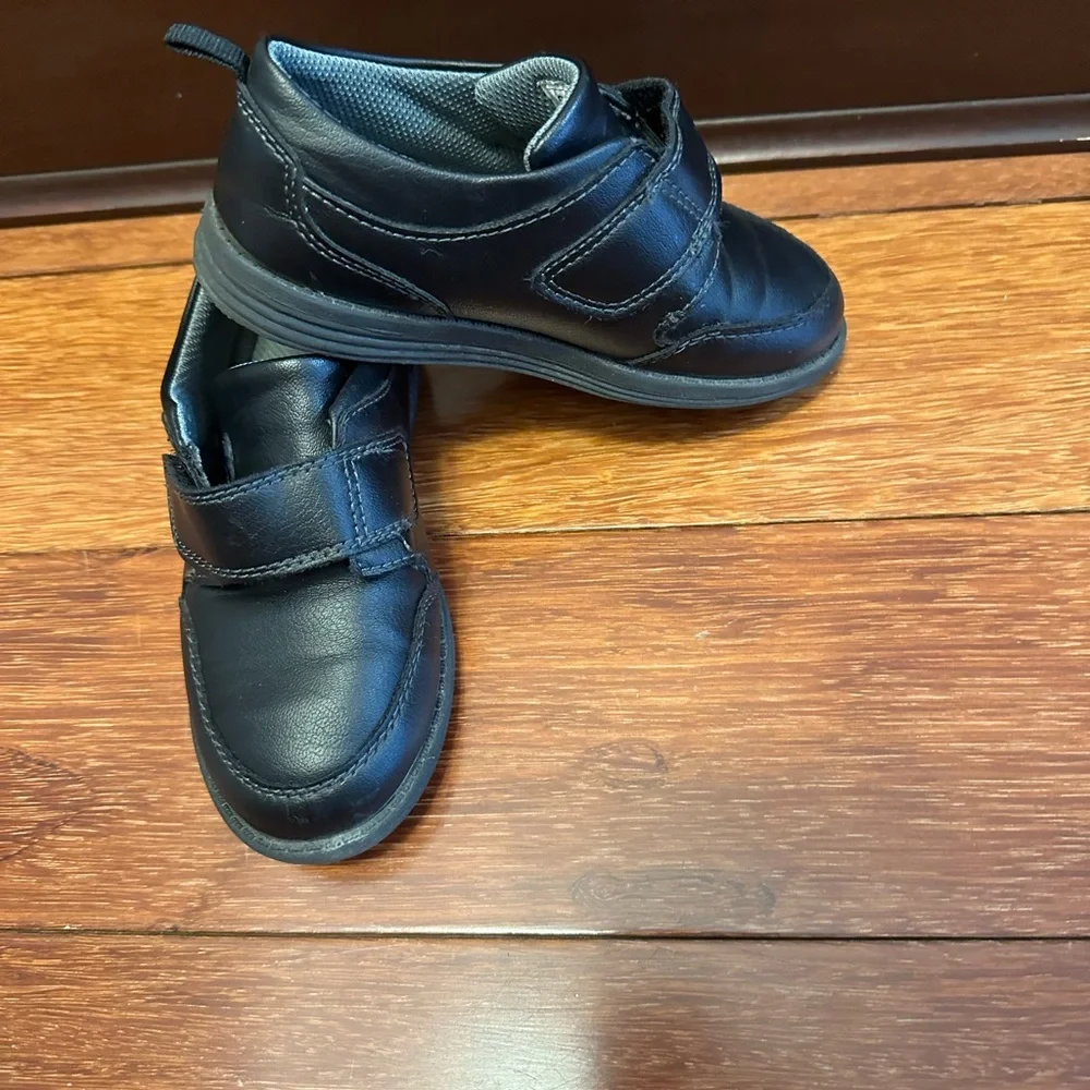 Osh Kosh boys shoes